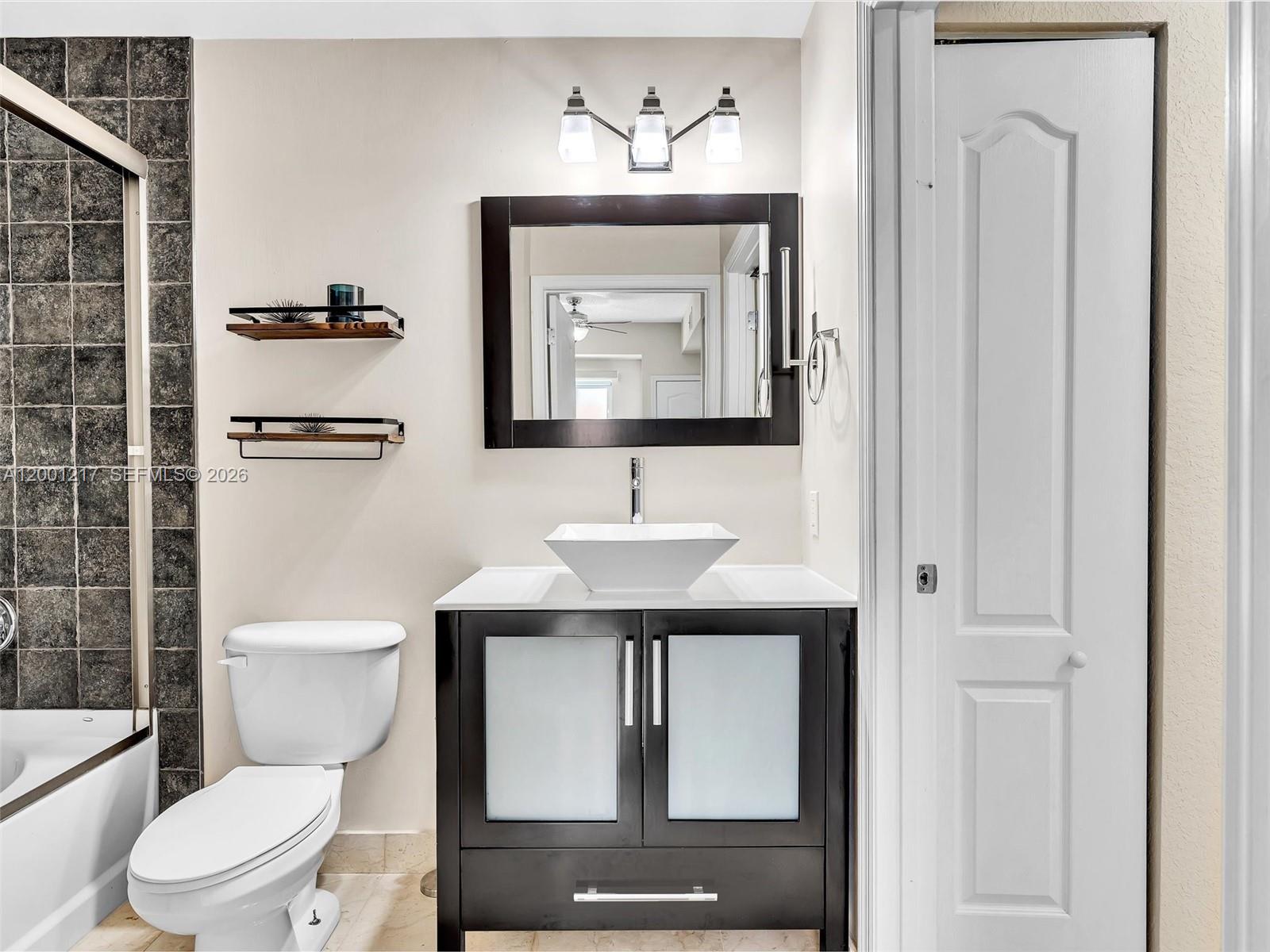 VALENCIA CONDO - Residential