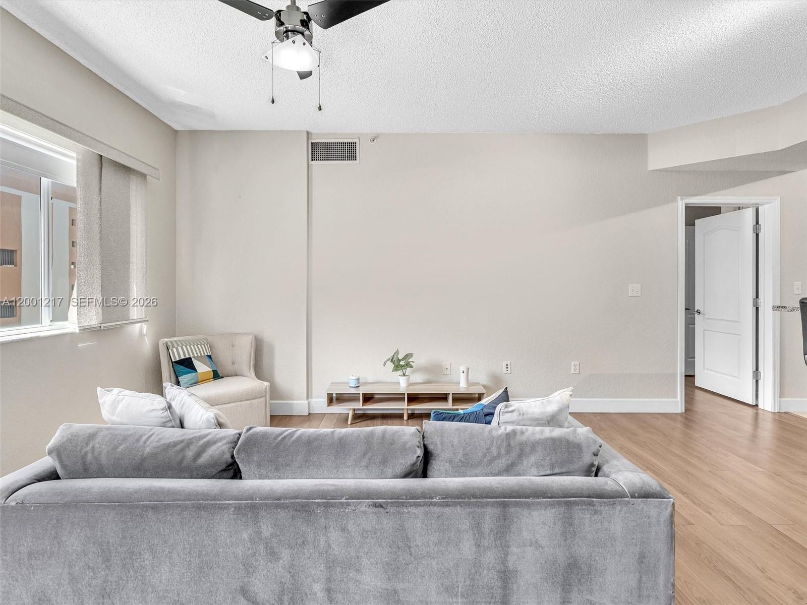 VALENCIA CONDO - Residential