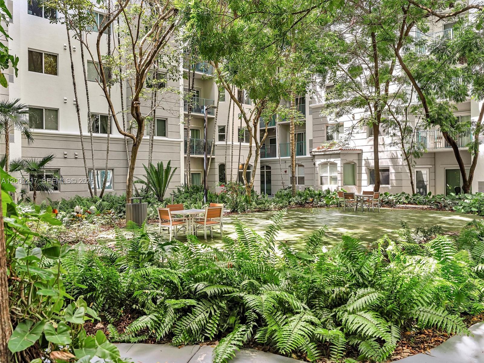 VALENCIA CONDO - Residential