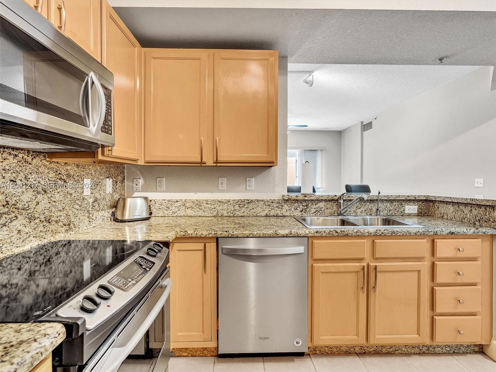 VALENCIA CONDO - Residential