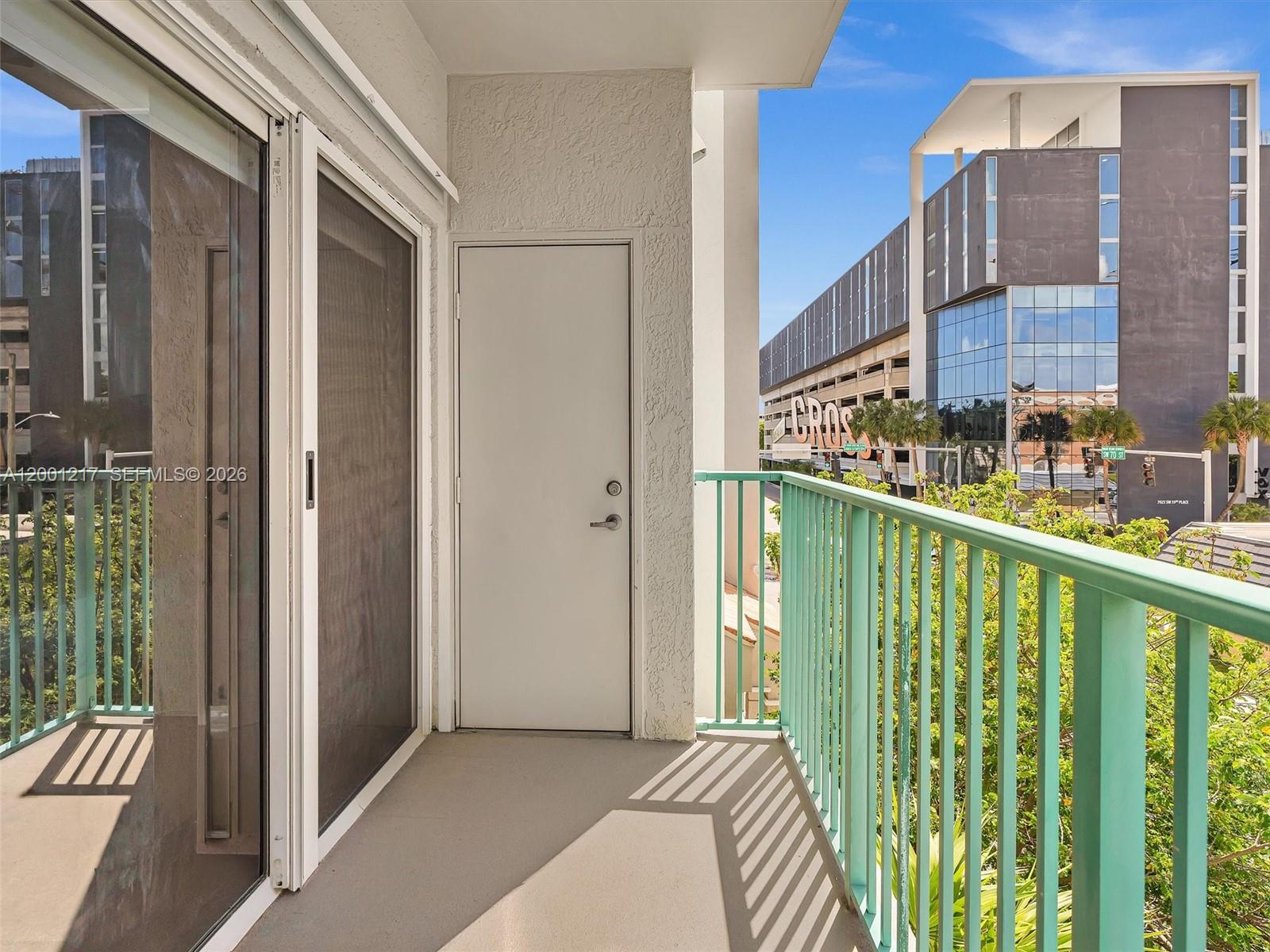 VALENCIA CONDO - Residential