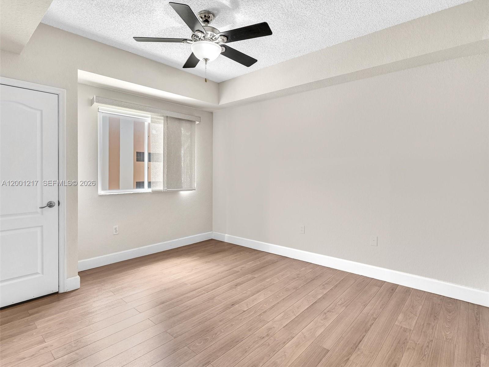 VALENCIA CONDO - Residential