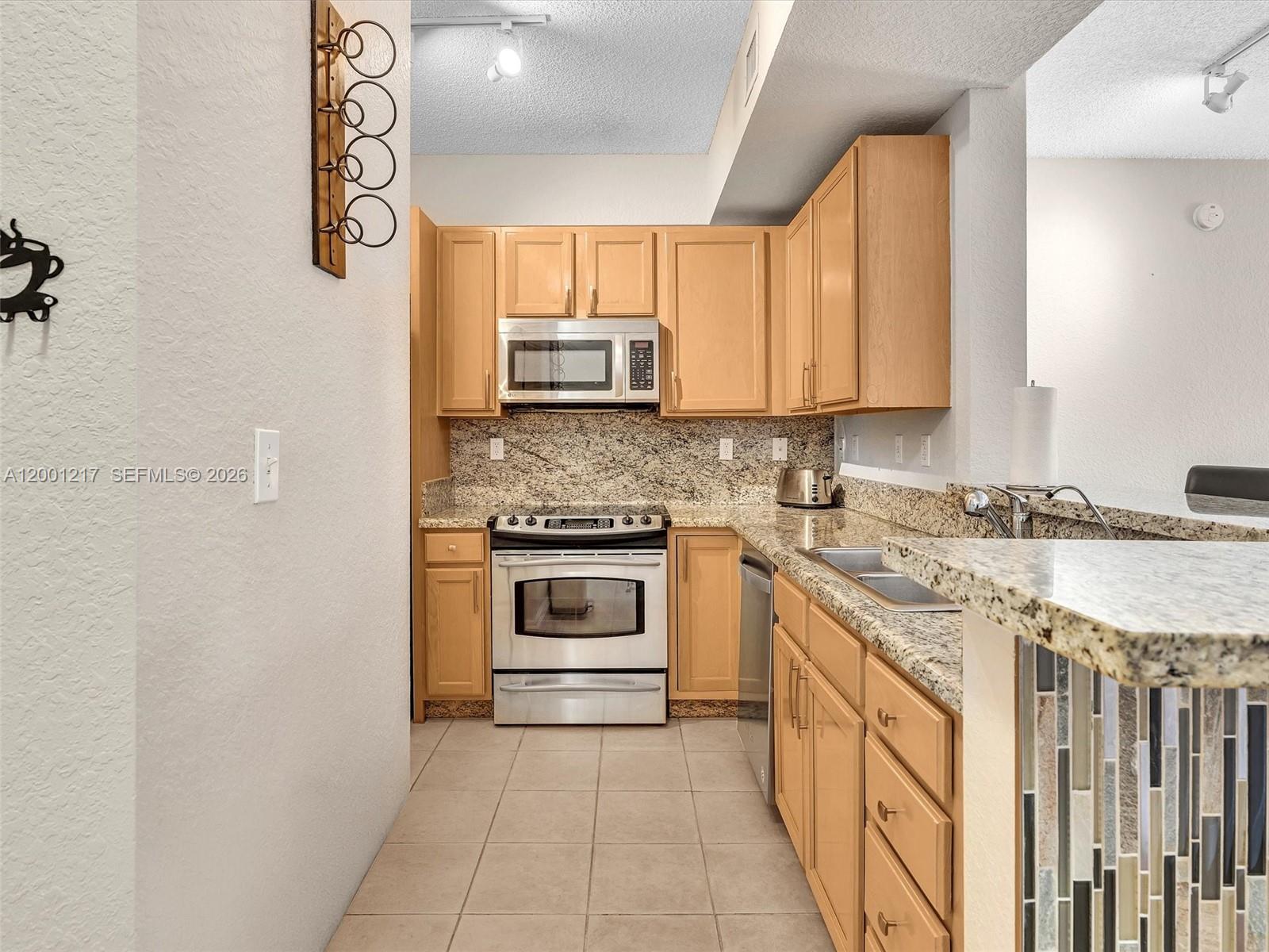 VALENCIA CONDO - Residential