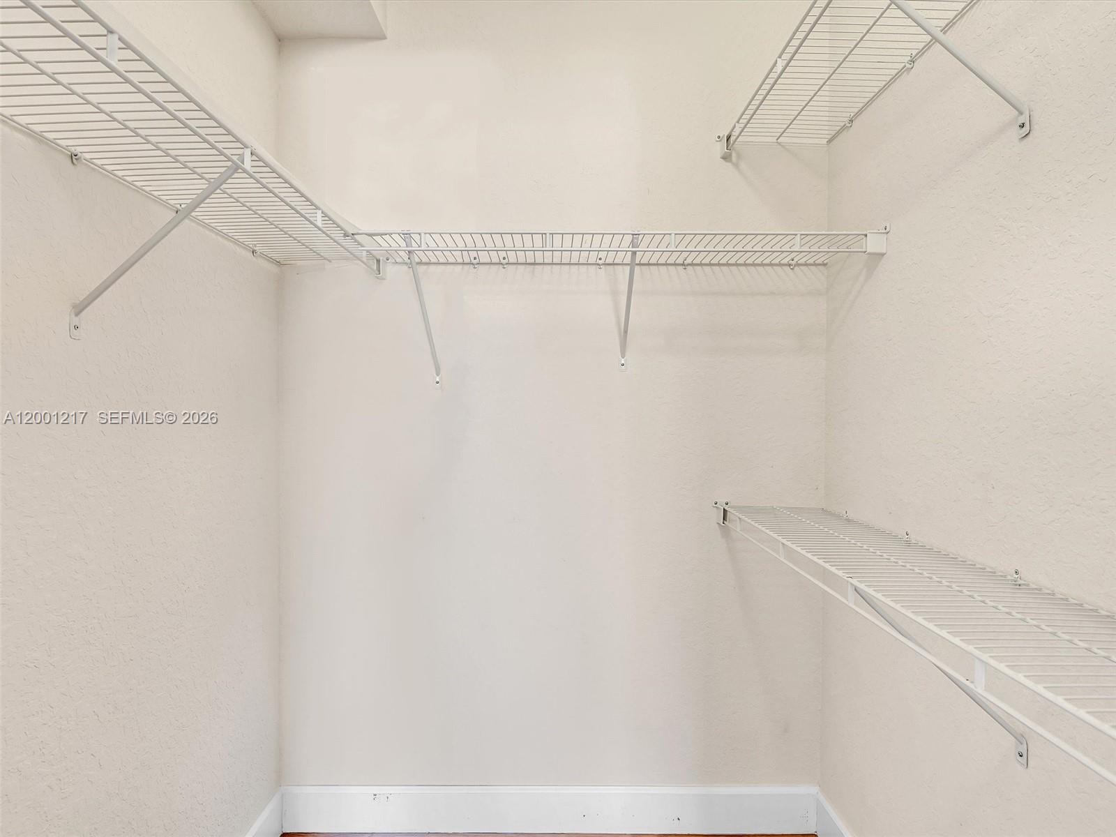 VALENCIA CONDO - Residential