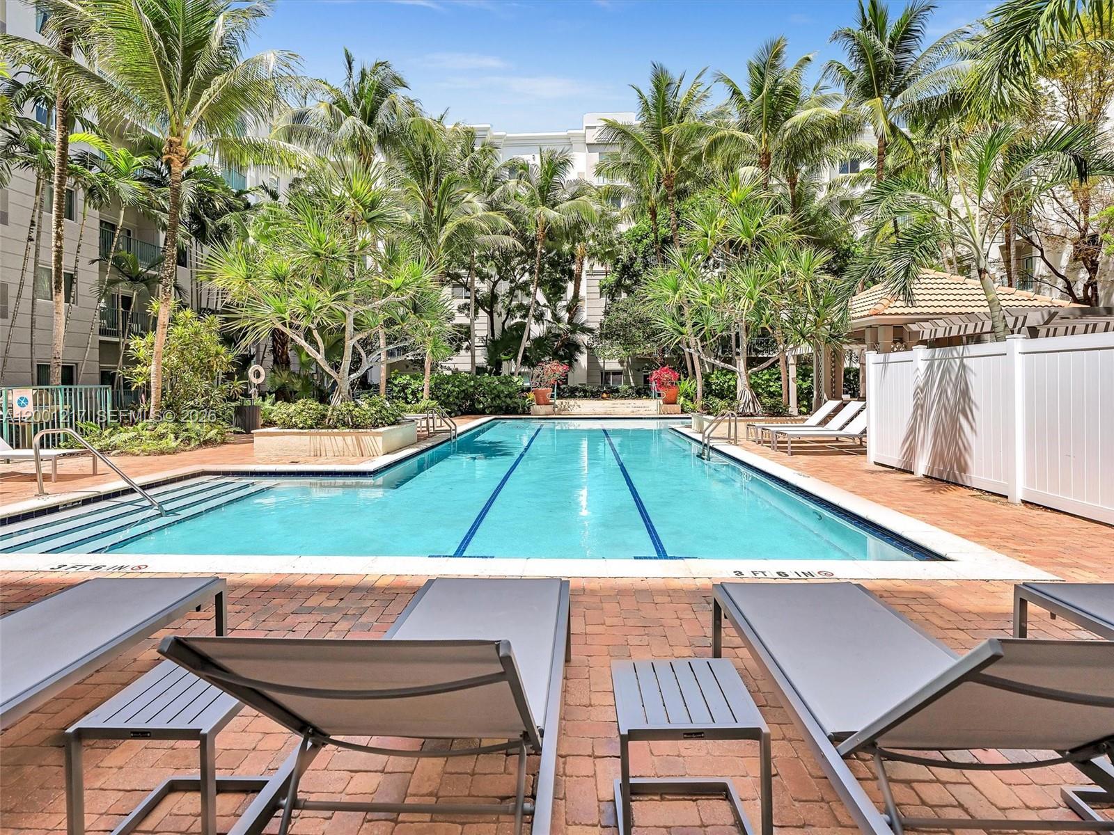 VALENCIA CONDO - Residential