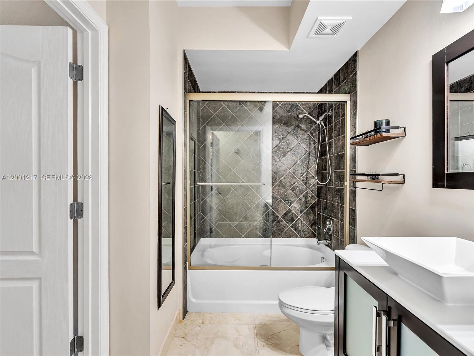 VALENCIA CONDO - Residential