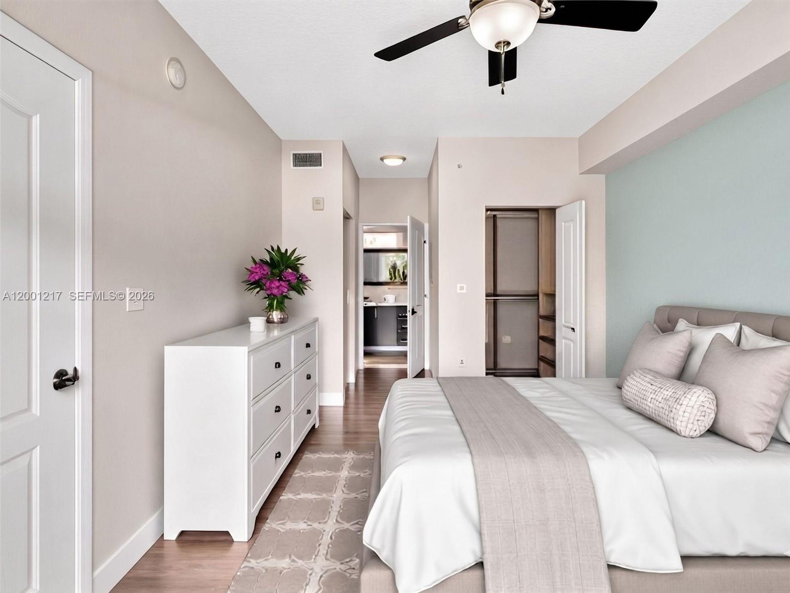 VALENCIA CONDO - Residential