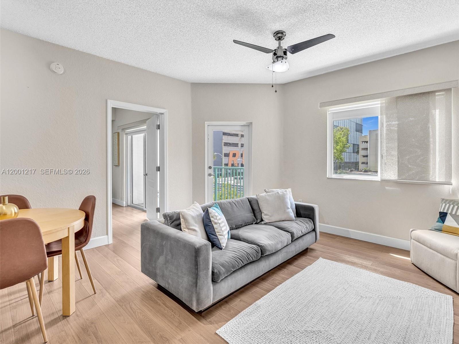 VALENCIA CONDO - Residential