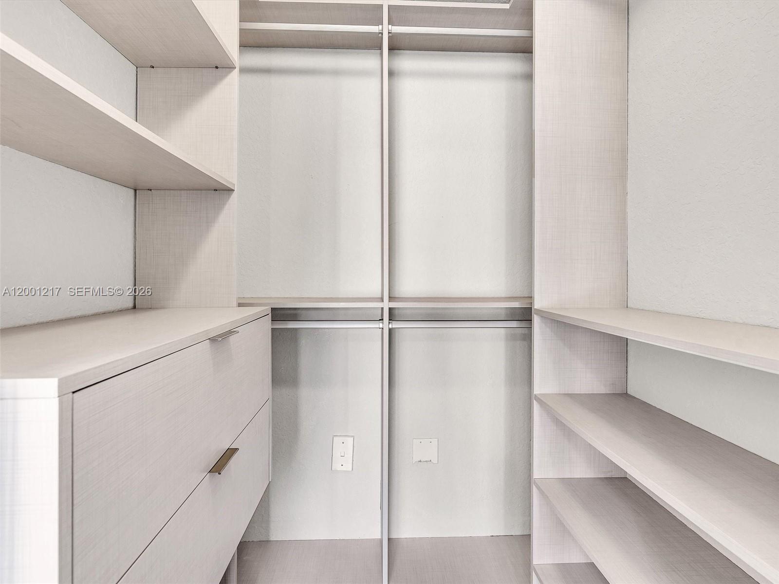 VALENCIA CONDO - Residential