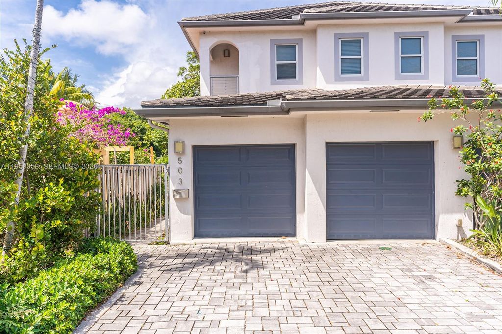 Photo of 503 SW 16th St, Fort Lauderdale, FL 33315 (MLS # A11958358)