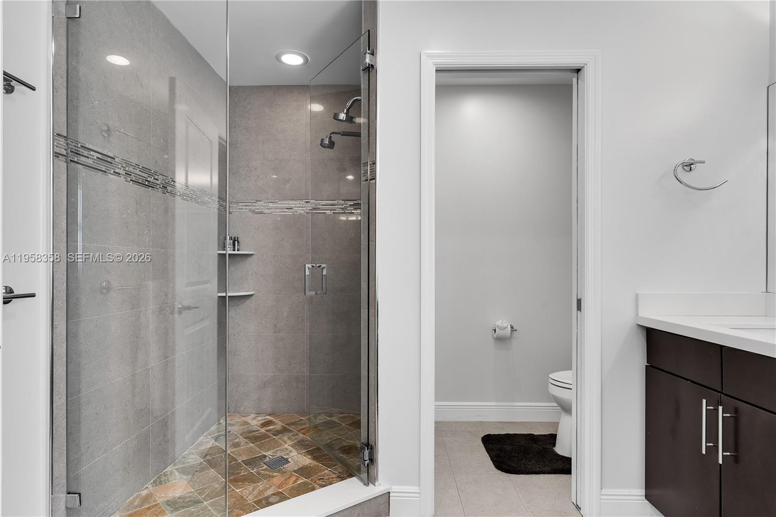 LAUDERDALE - Residential Lease