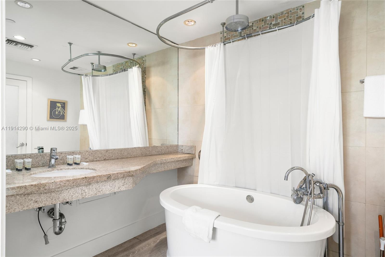 THE STRAND ON OCEAN DRIVE - Residential