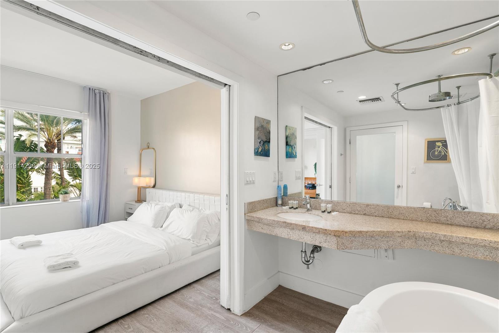 THE STRAND ON OCEAN DRIVE - Residential