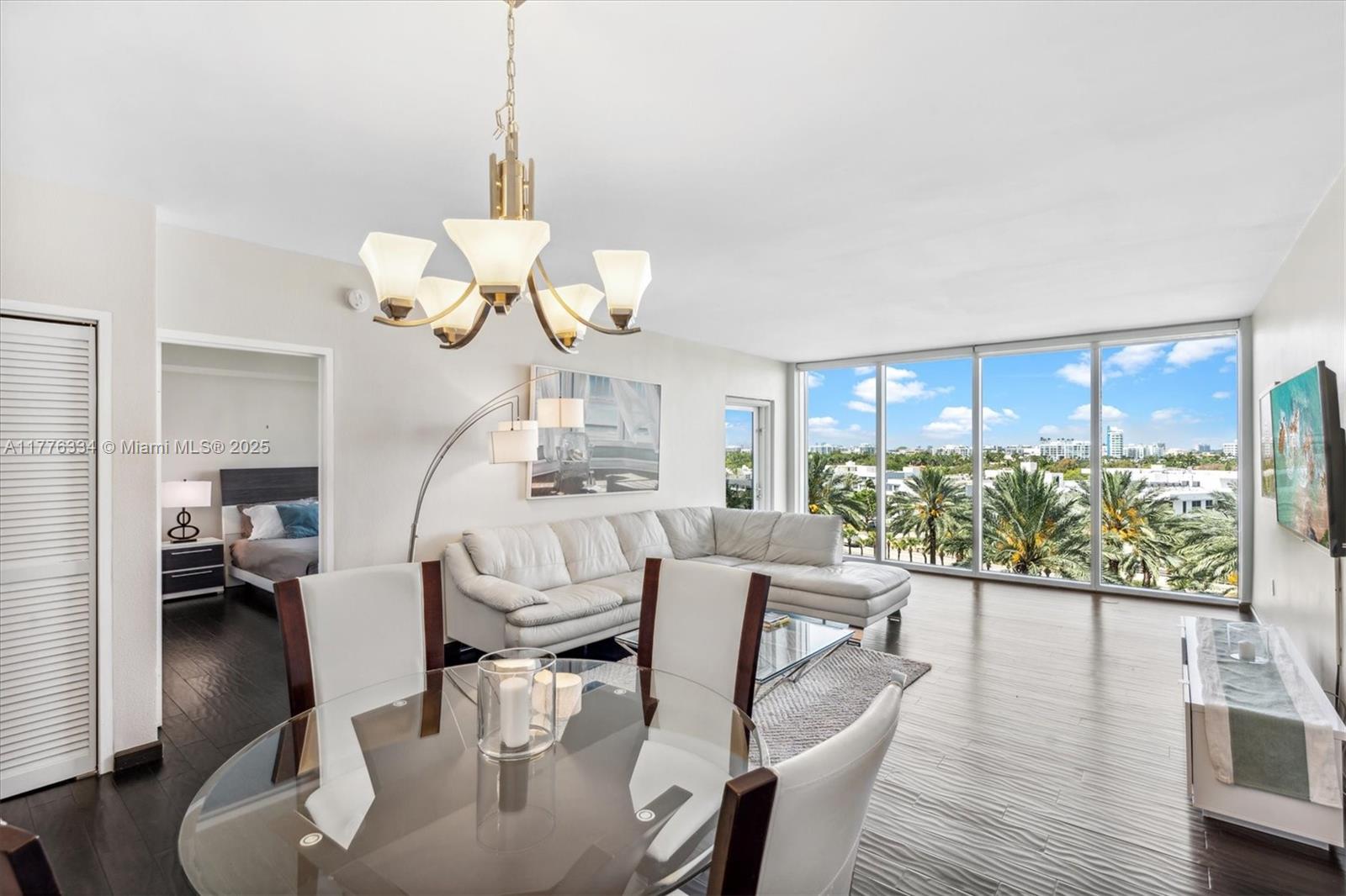 10275 Collins Ave 529