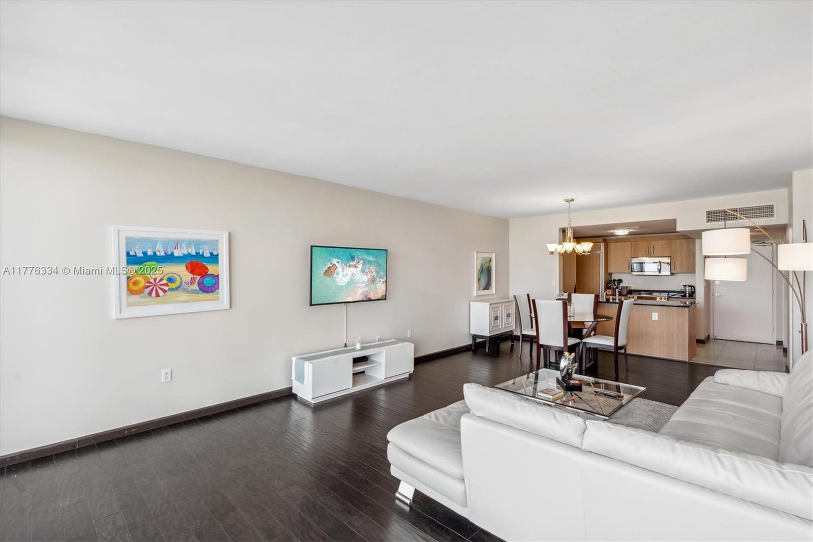 10275 Collins Ave 529