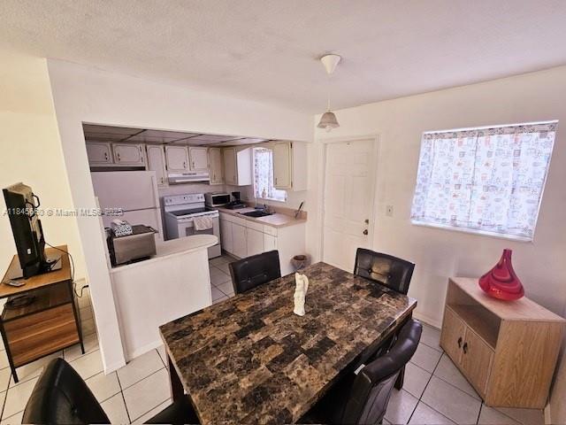 VENETIAN CONDO - Residential Lease