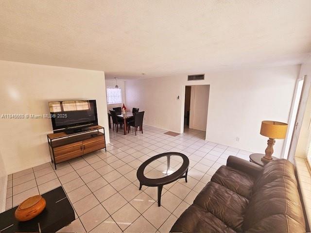 VENETIAN CONDO - Residential Lease