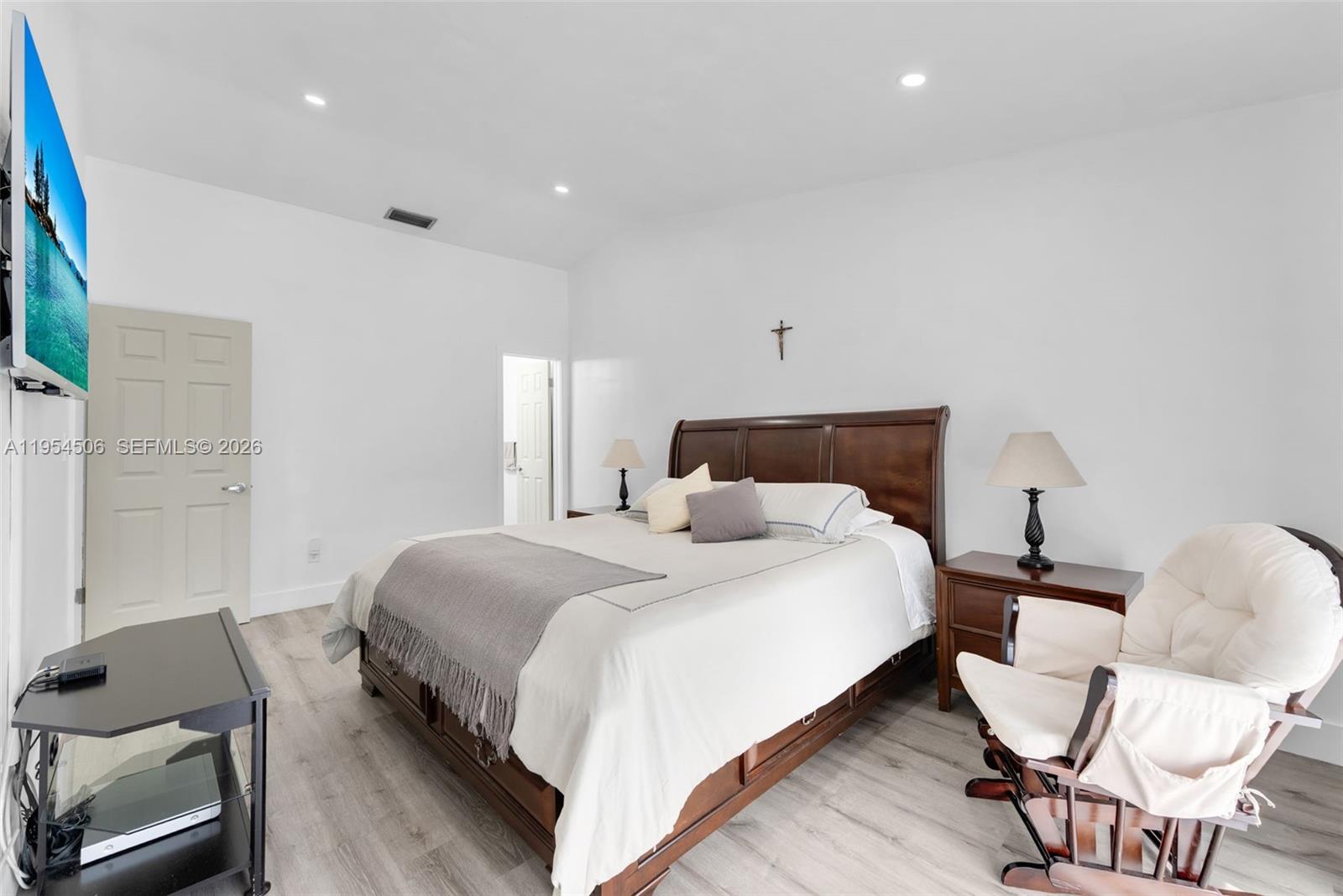 DEVON-AIRE VILLAS SEC 10 - Residential