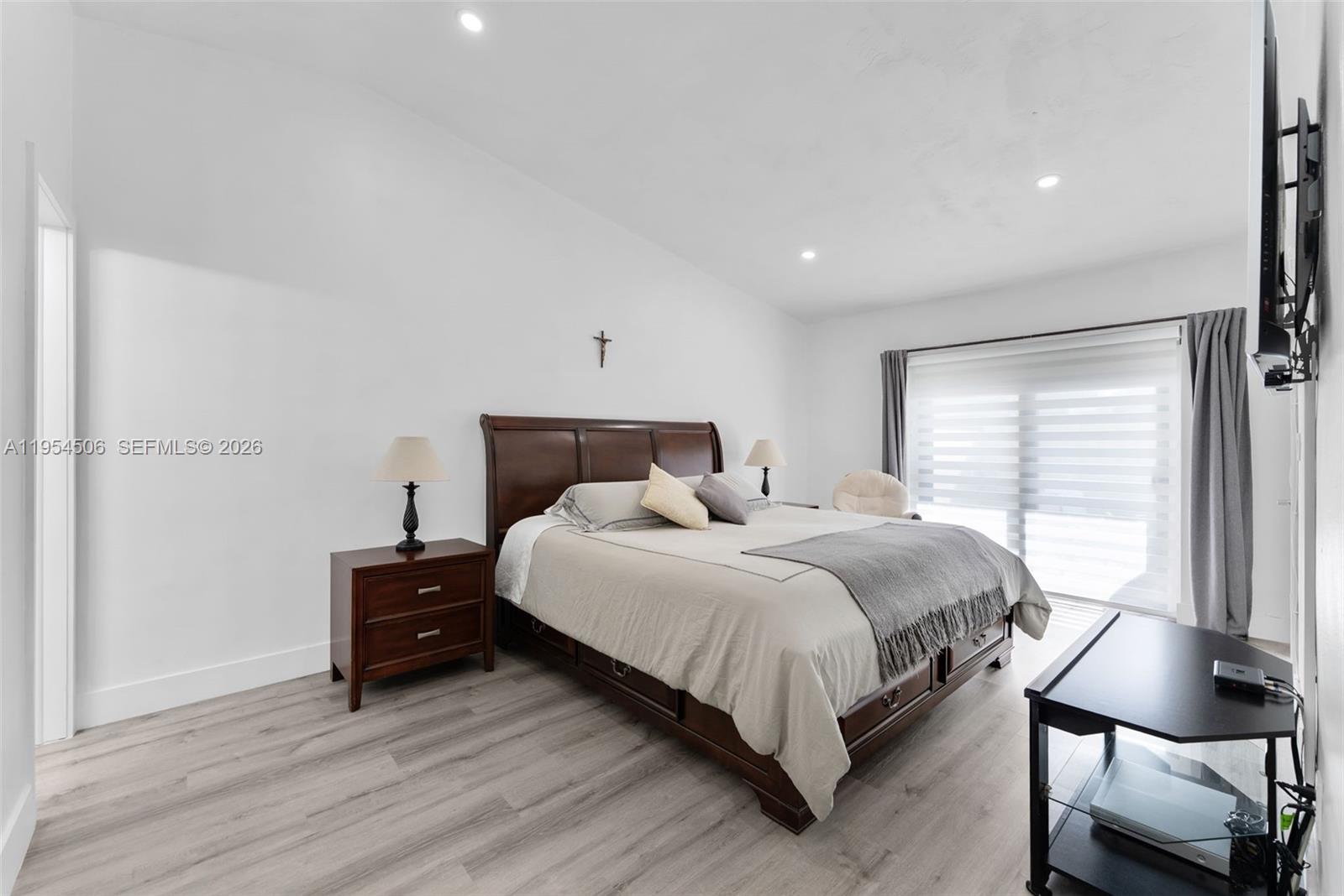 DEVON-AIRE VILLAS SEC 10 - Residential