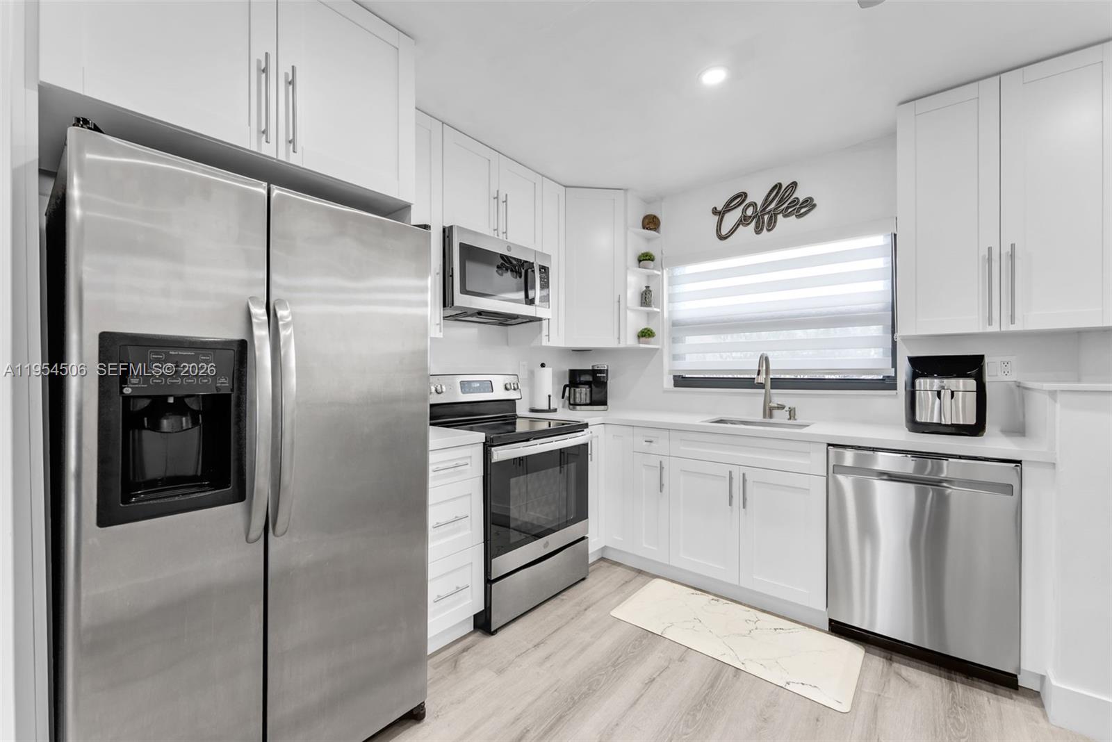 DEVON-AIRE VILLAS SEC 10 - Residential