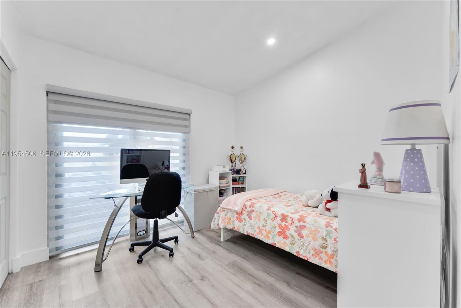 DEVON-AIRE VILLAS SEC 10 - Residential