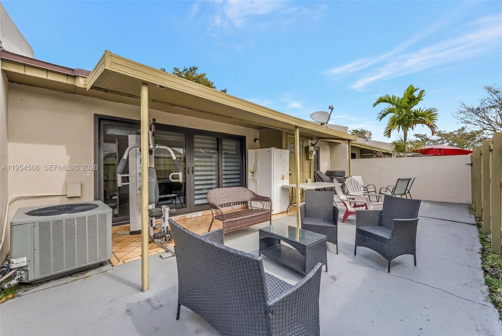 DEVON-AIRE VILLAS SEC 10 - Residential