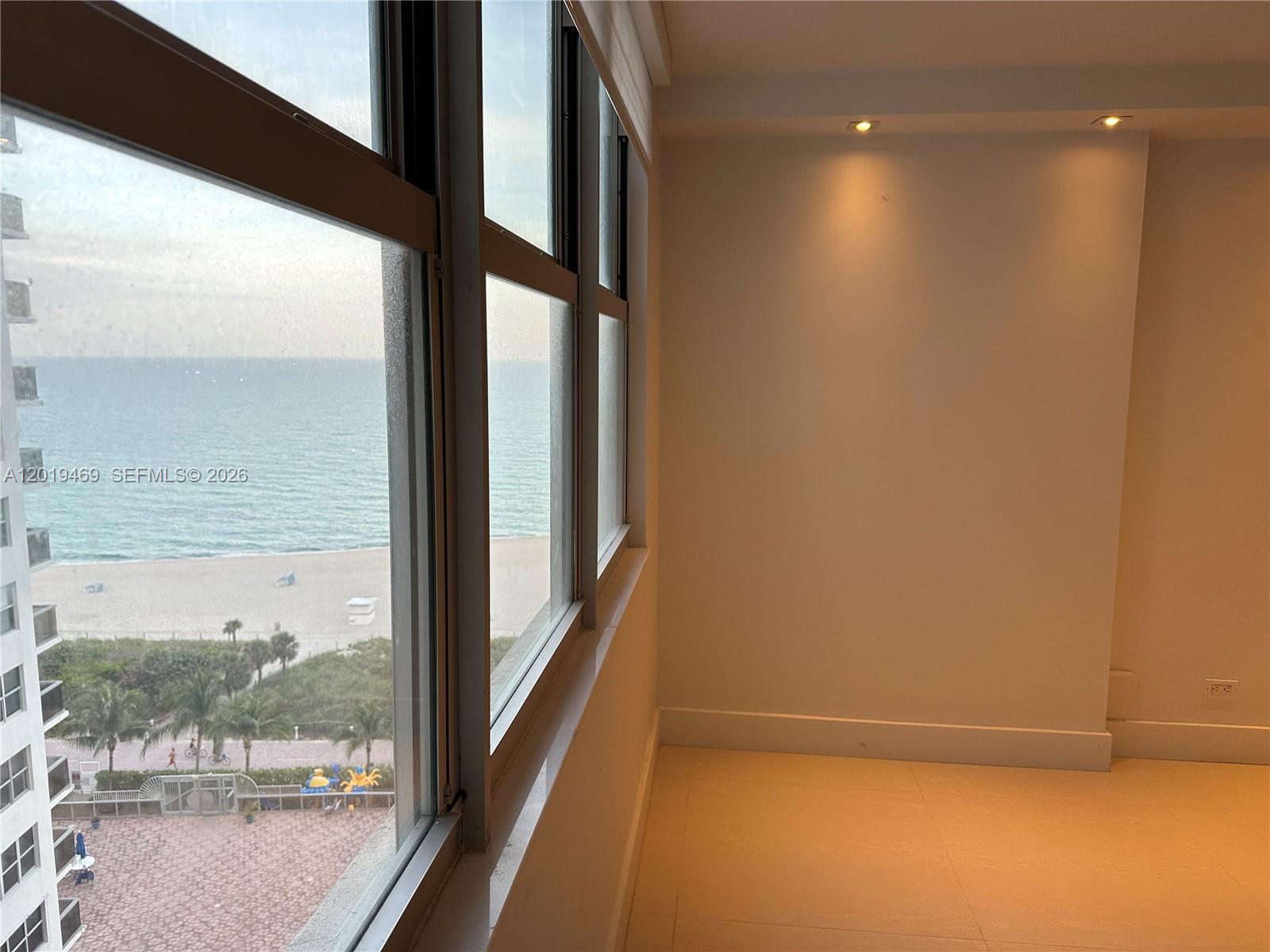 6039 Collins Ave 1221