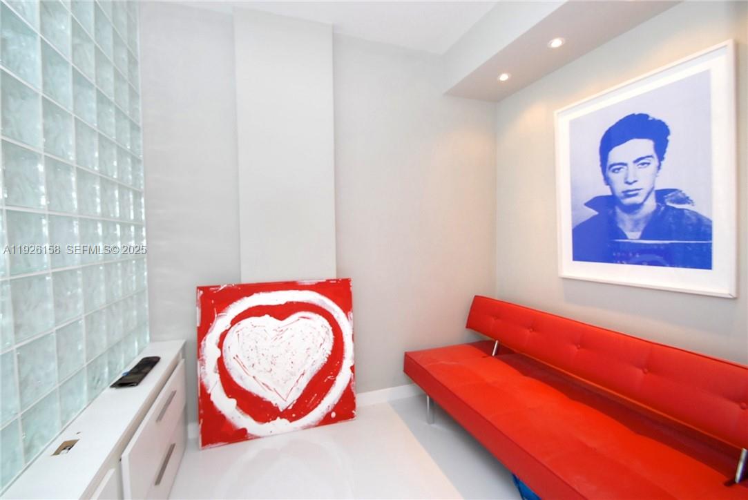 SOUTH BAY CLUB - Residential