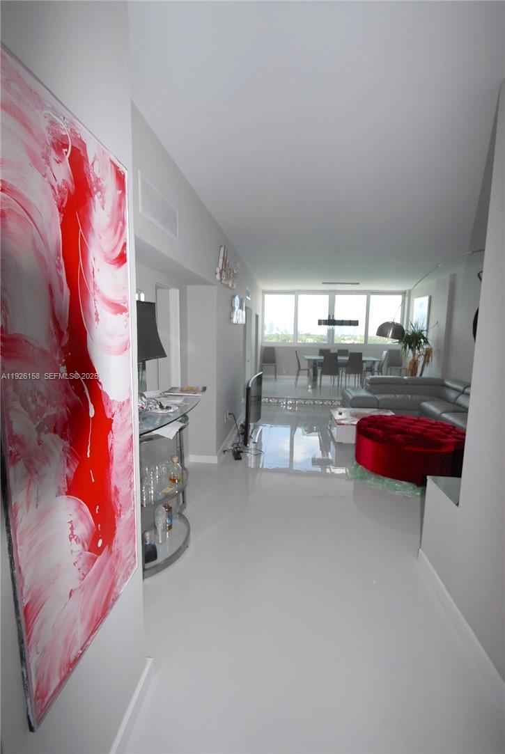 SOUTH BAY CLUB - Residential