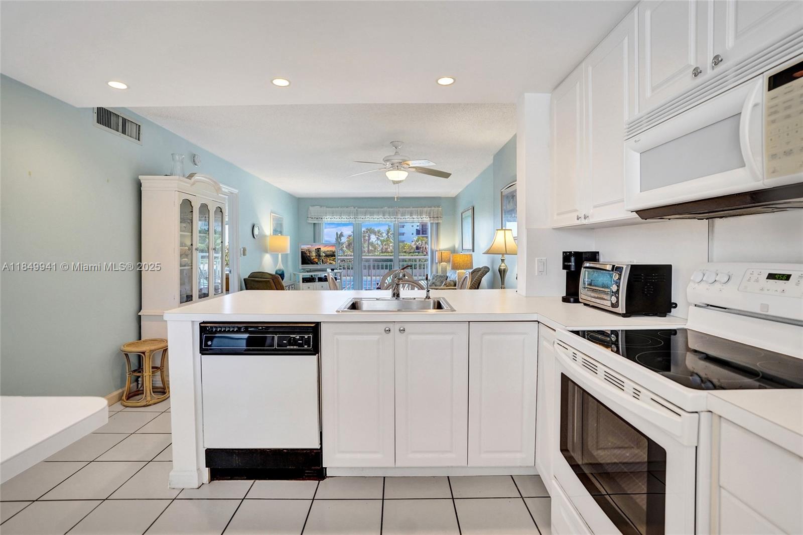 OCEAN SOUNDS CONDO - Residential
