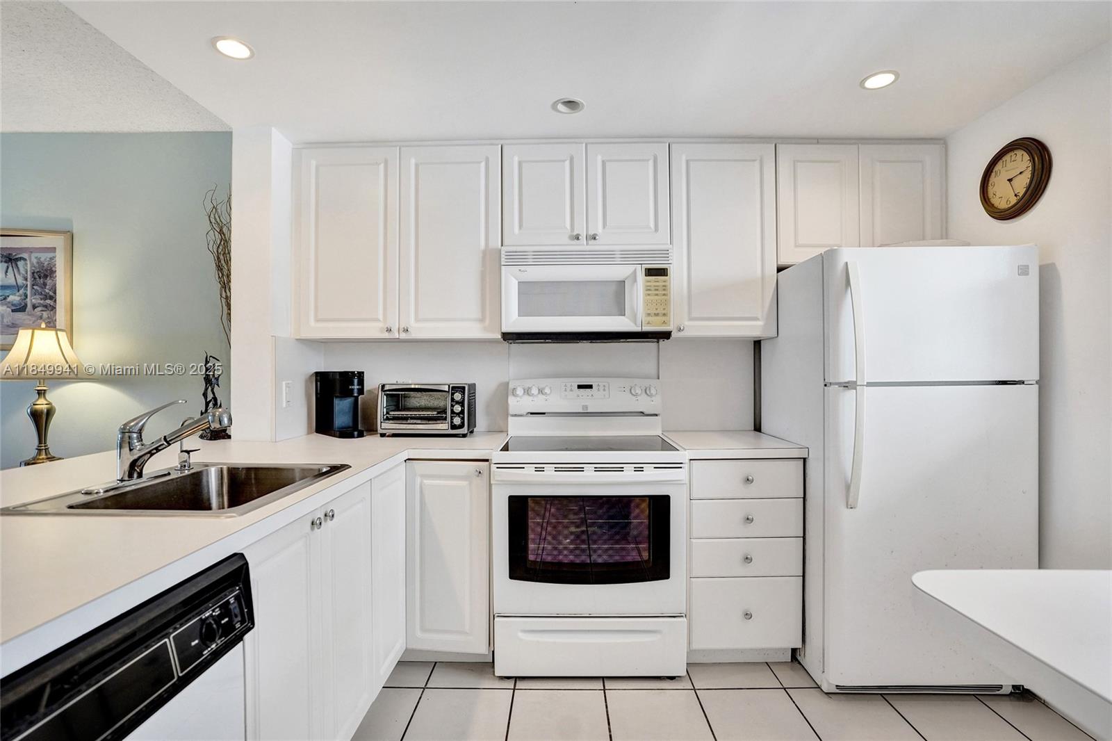 OCEAN SOUNDS CONDO - Residential