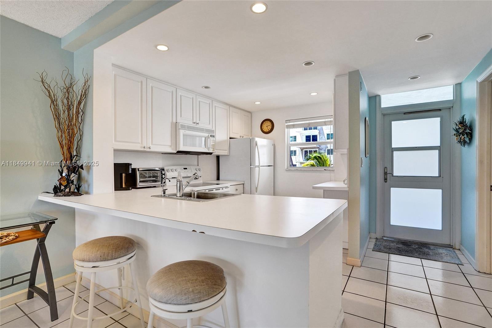 OCEAN SOUNDS CONDO - Residential