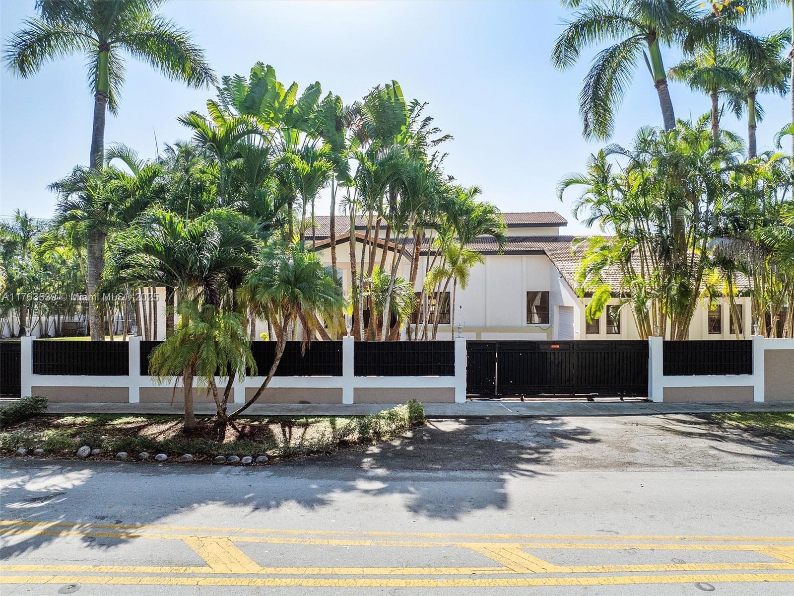 Property for Sale at 7398 Sw 176th St, Palmetto Bay, Miami-Dade County, Florida - Bedrooms: 6 
Bathrooms: 6  - $1,895,000