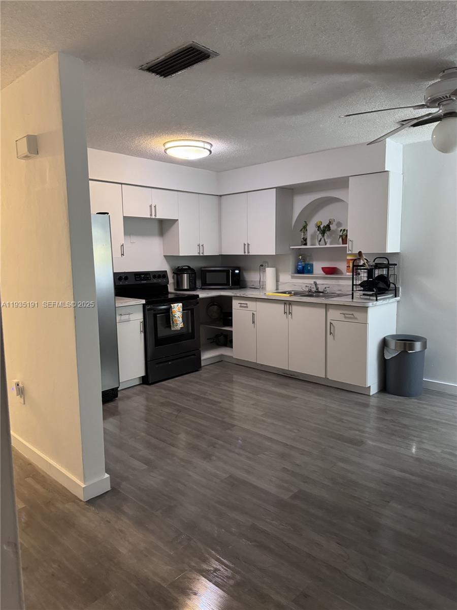 SILVER BLUFF GARDENS - Residential