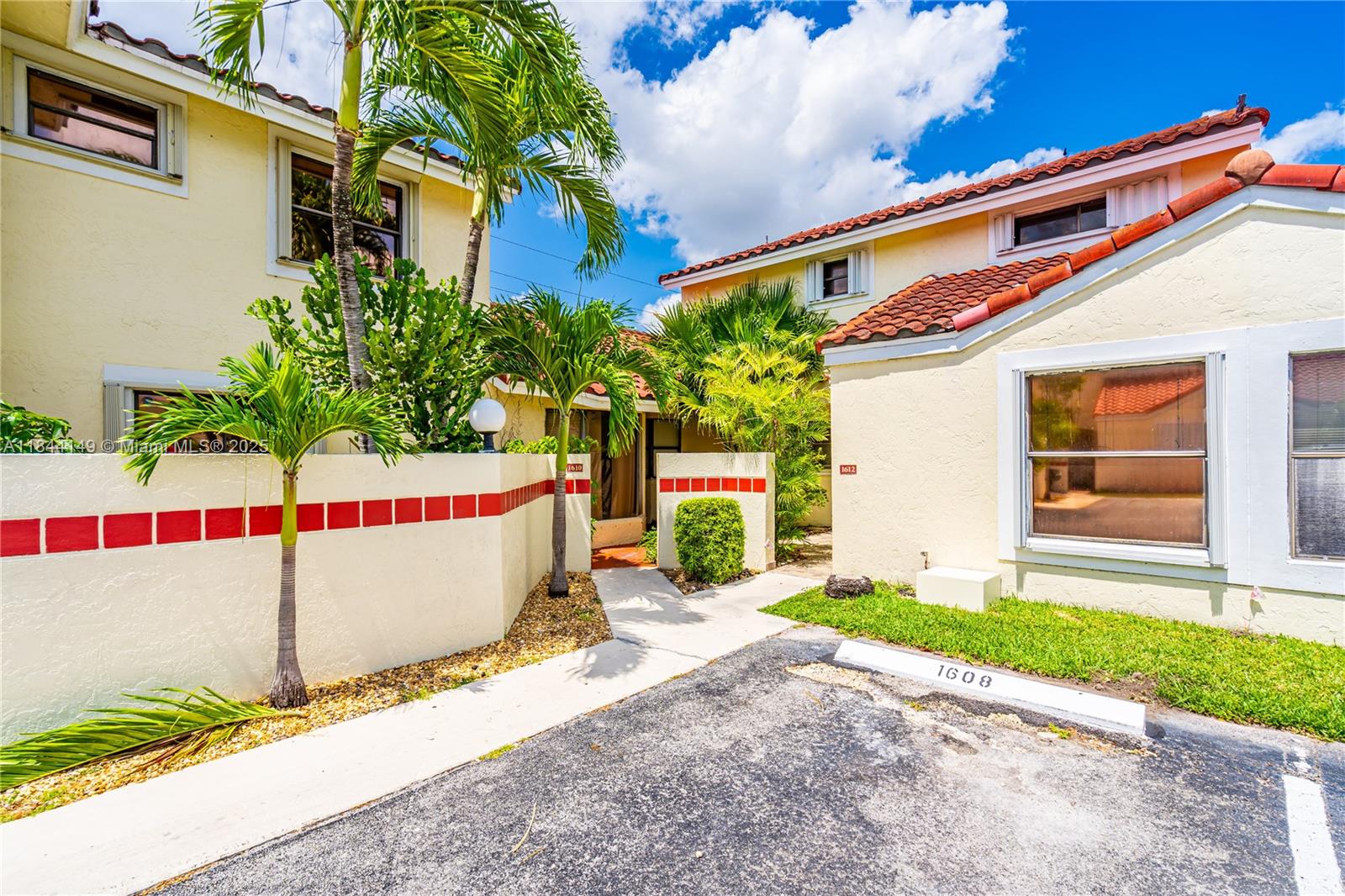 1612 San Remo Cir 1612