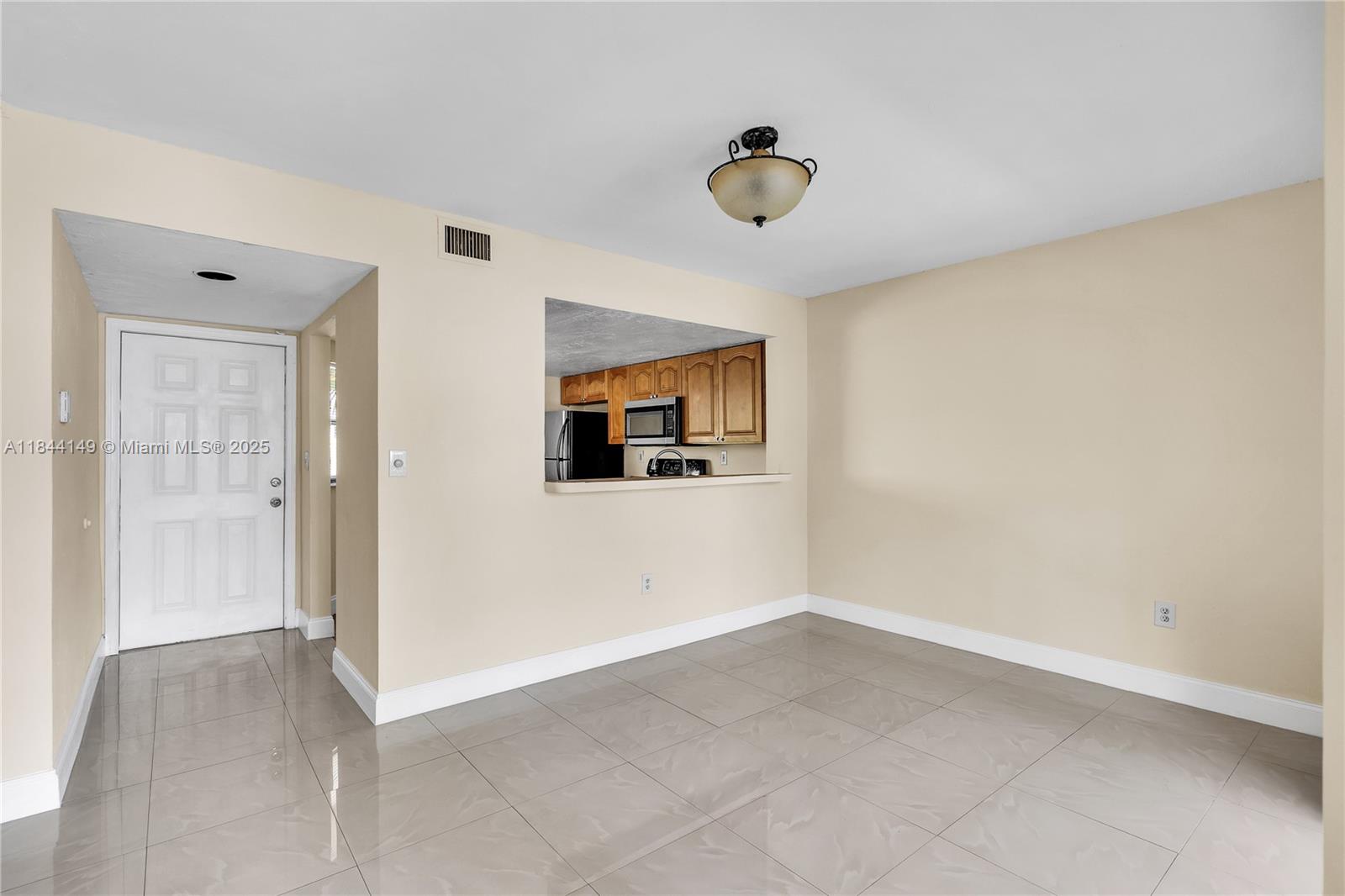 1612 San Remo Cir 1612