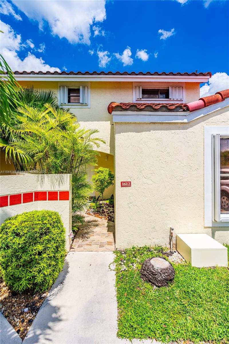 1612 San Remo Cir 1612