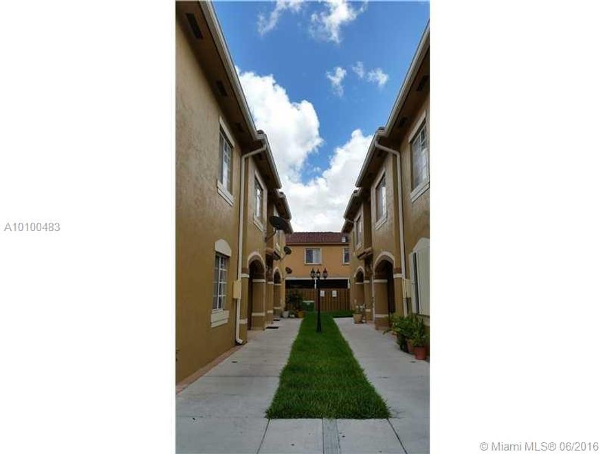 EXCELLENT 2/2 LIVING AND DINNING AREA, NEW STAINLESS STELL APPLIANCE, NEW TITANIUM WATER HEATER AND WASHER DRYER MACHINE IN THE UNIT !!! FRESHLY PAINTED....GREAT LOCATION NEAR SHOPPING AND MAJOR HIGHWAYS....THE TENANT WILL NEED TO PAY  TRASH AND WATER .....TO SHOW THIS PROPERTY PLEASE "REQUEST A SHOWING ICON ONLY