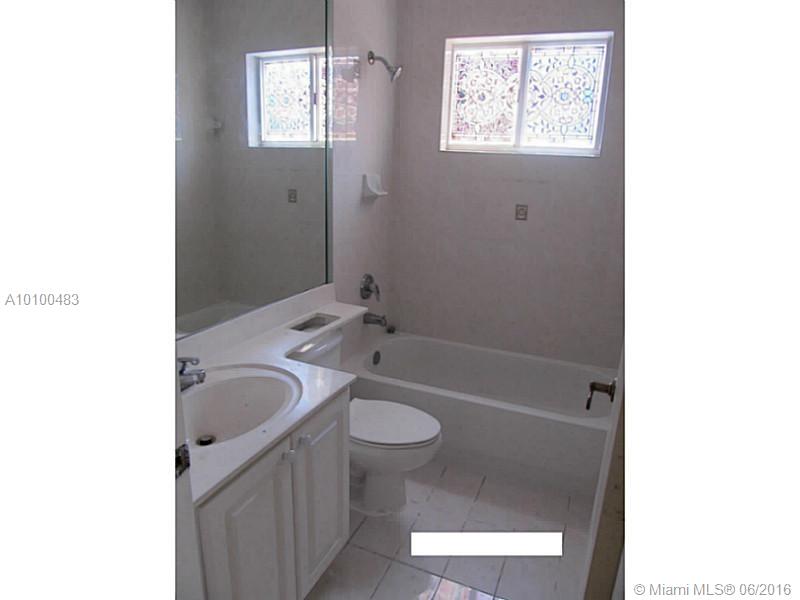 Tropical Court Villas Con - Residential Lease