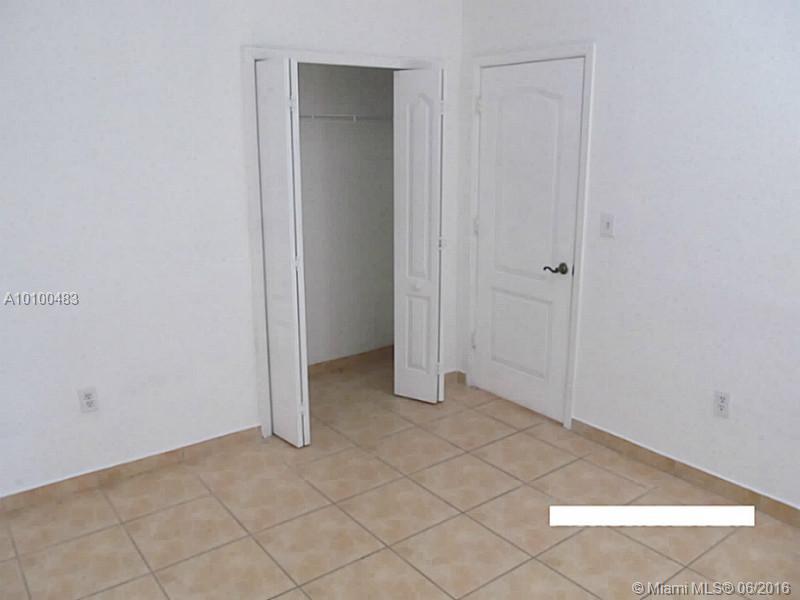 Tropical Court Villas Con - Residential Lease