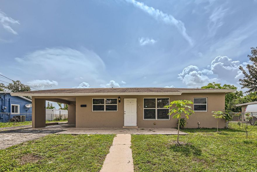 Spacious 5-Bedroom, 2-Bathroom Home with Covered Parking in Fort Lauderdale!

This beautifully maintained home features tile flooring throughout and an updated kitchen with modern cabinetry and black appliances, combining style with functionality. With five bedrooms, the layout offers flexibility for a variety of living needs, including home offices, guest rooms, or shared living spaces.

Conveniently located near Parkway Middle School, Broward Estates Elementary, and just minutes from St. George Park, this home offers a great blend of accessibility and neighborhood amenities, with close proximity to local entertainment, dining, and major roads.

Don’t miss out—schedule your showing today!