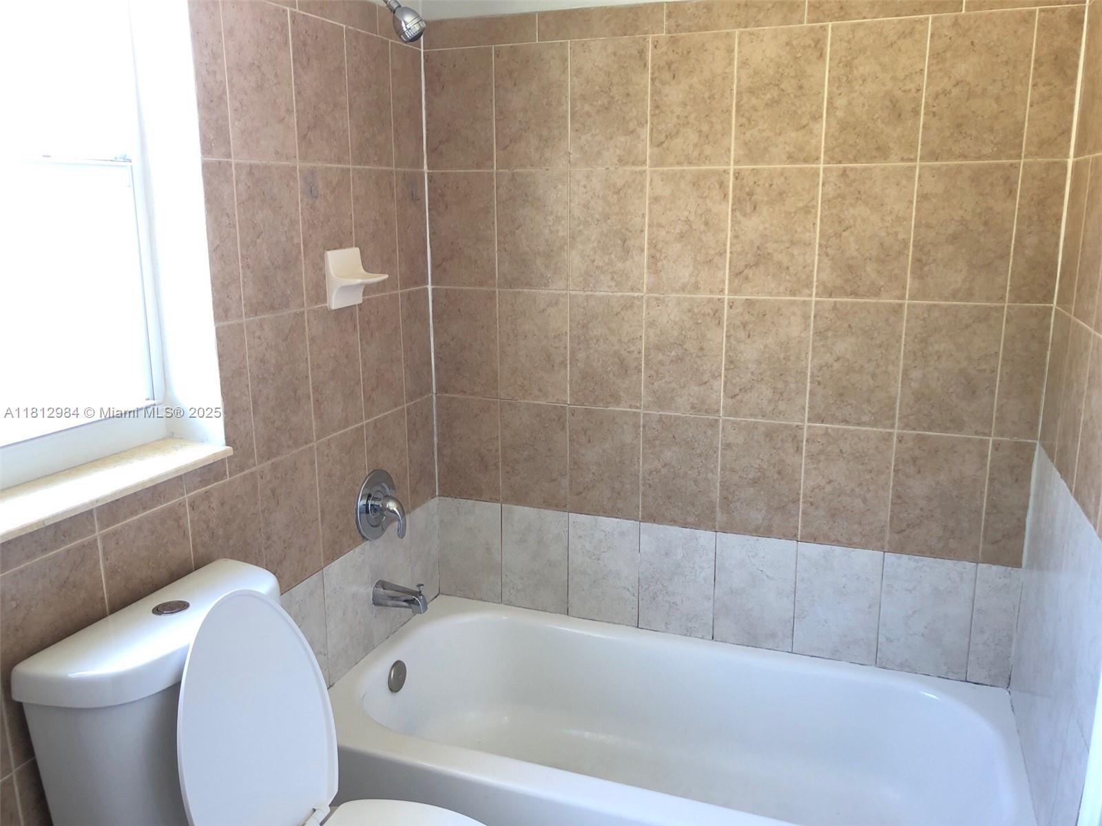 766 NW 35th Ave