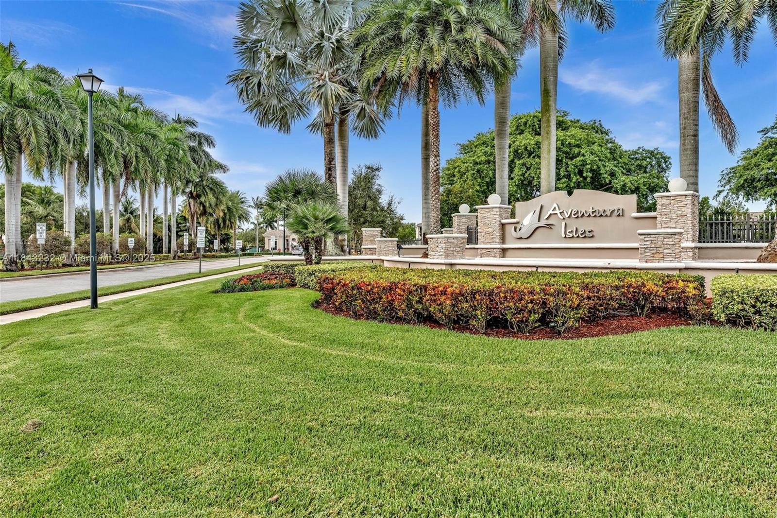 CHAMPION LAKES - Residential