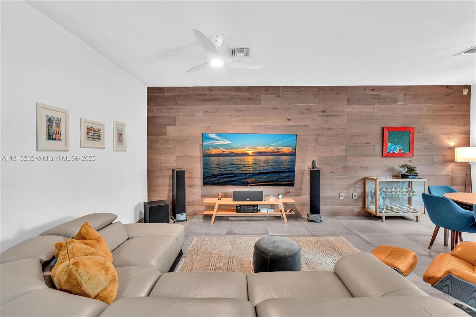 CHAMPION LAKES - Residential