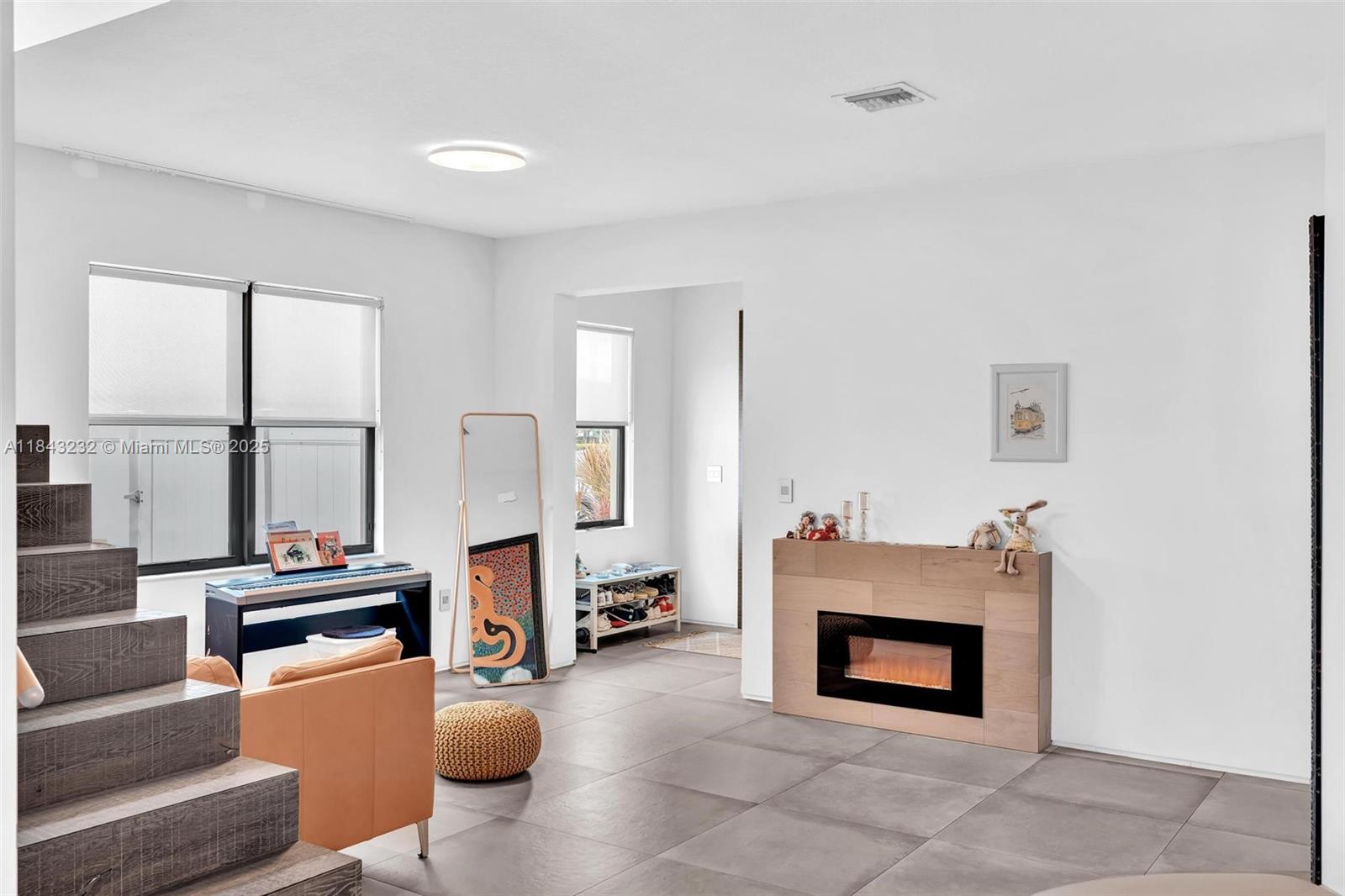 CHAMPION LAKES - Residential