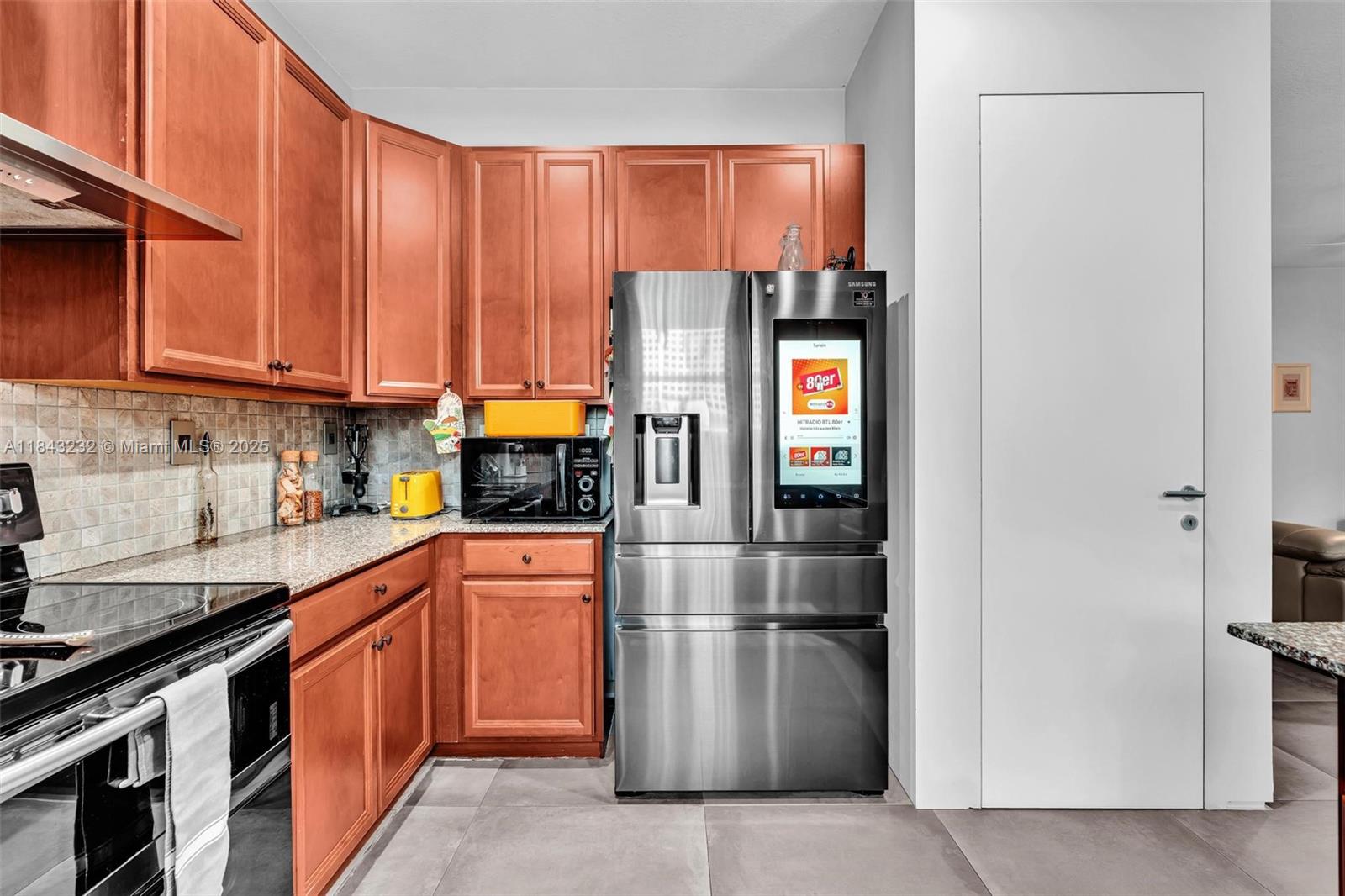 CHAMPION LAKES - Residential