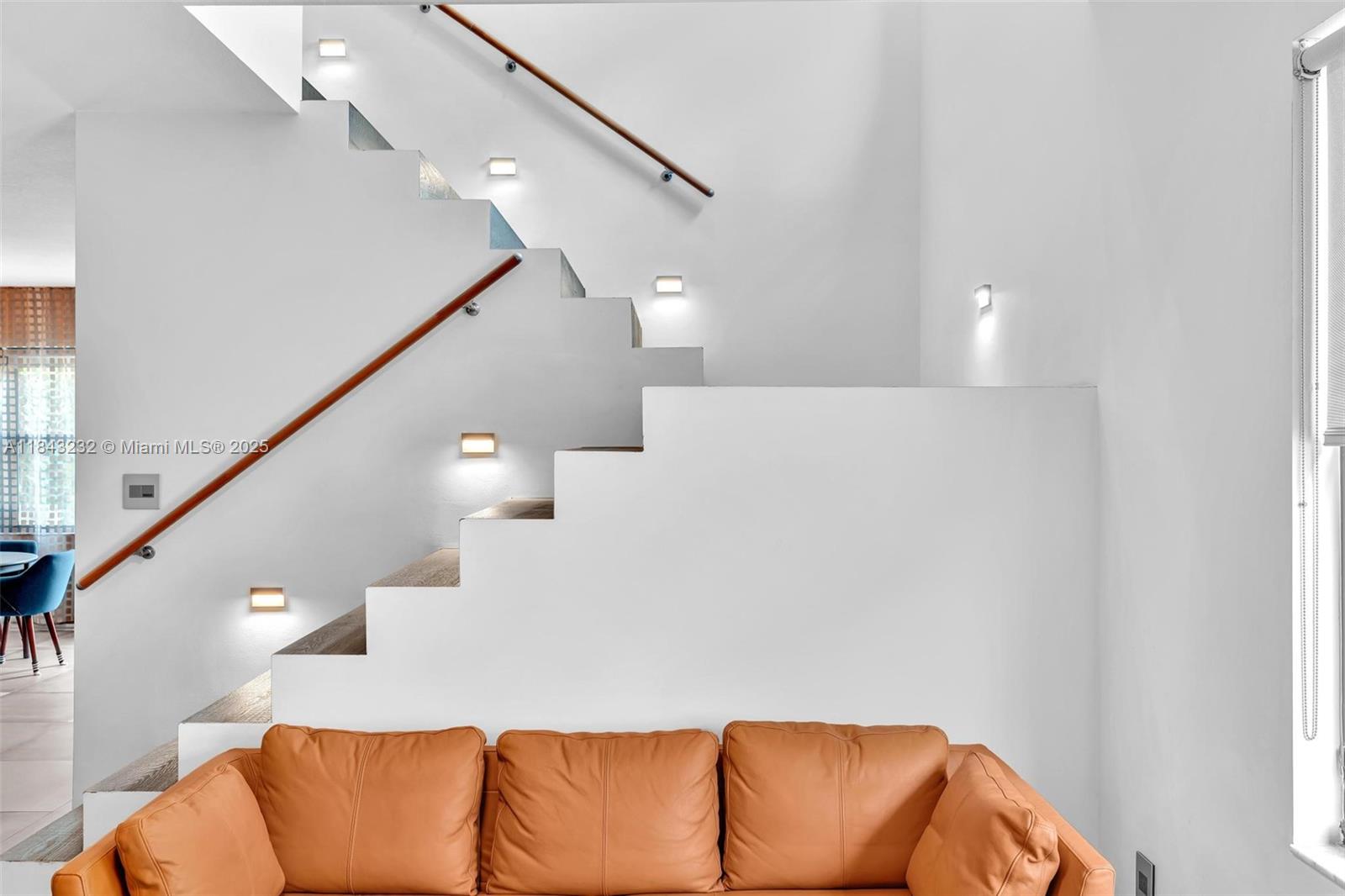 CHAMPION LAKES - Residential