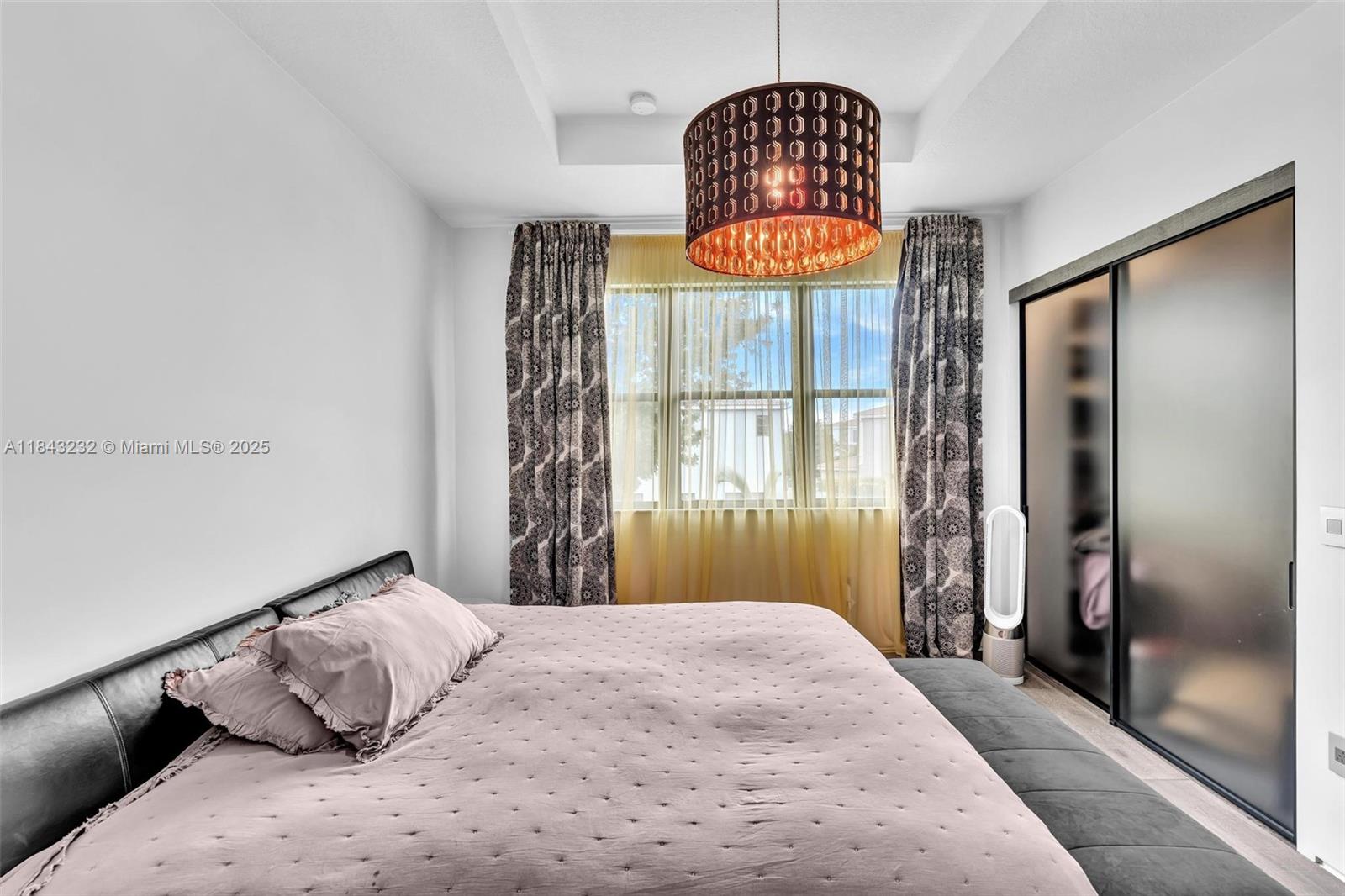 CHAMPION LAKES - Residential