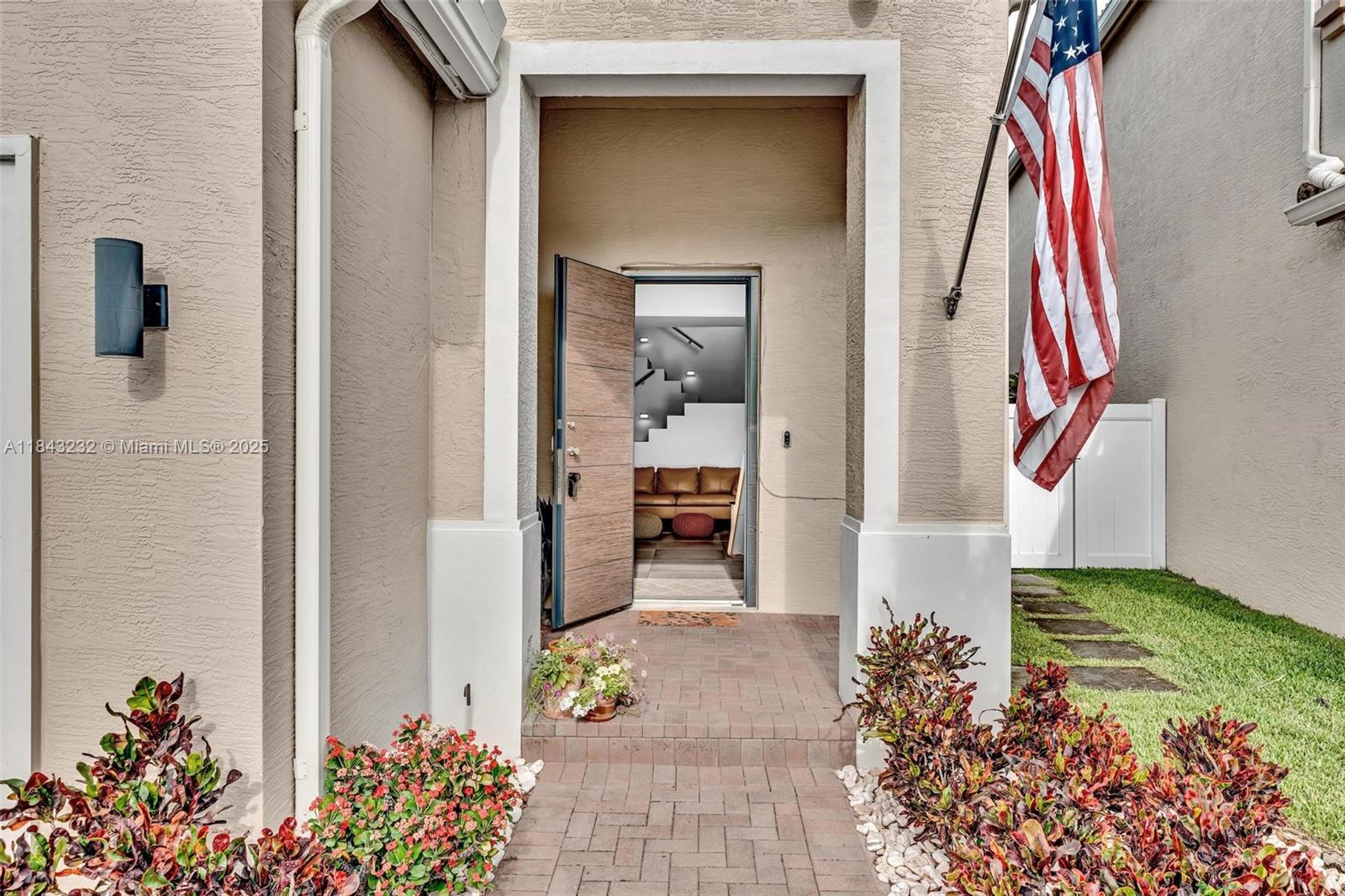 CHAMPION LAKES - Residential