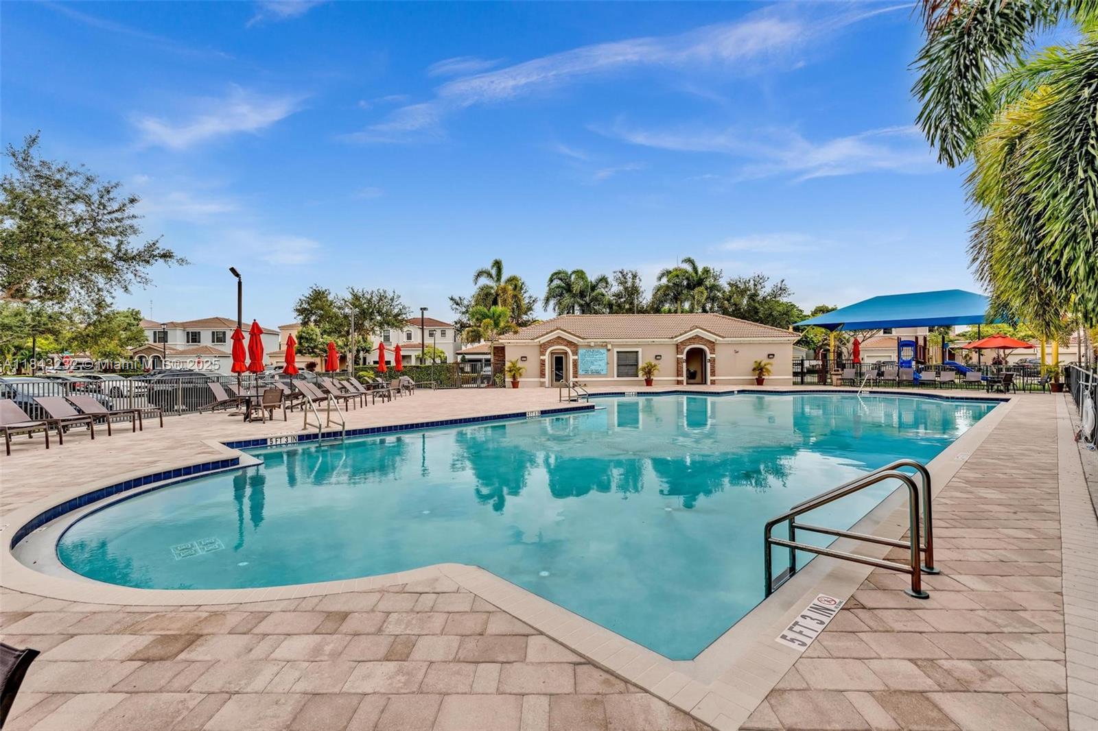 CHAMPION LAKES - Residential